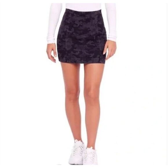 We the Free by Free People Modern Femme Denim Skirt, size 2, black camouflage - Picture 1 of 14